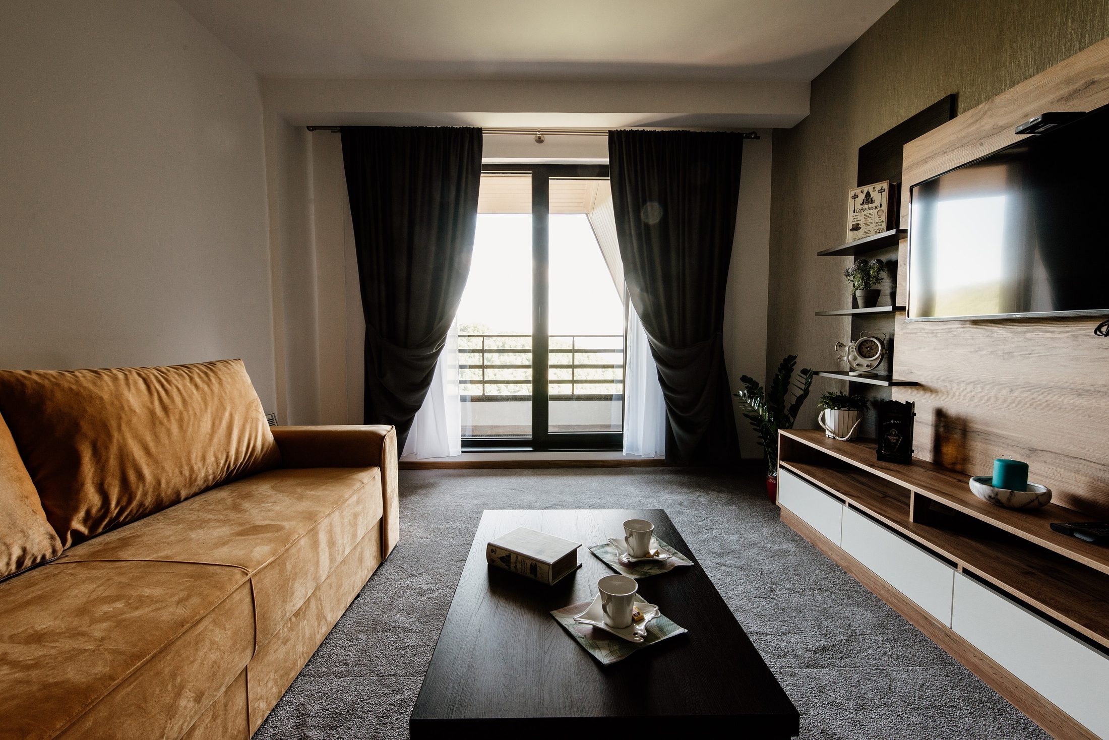 Salon moderne et calme, un logement protégé à Toulon